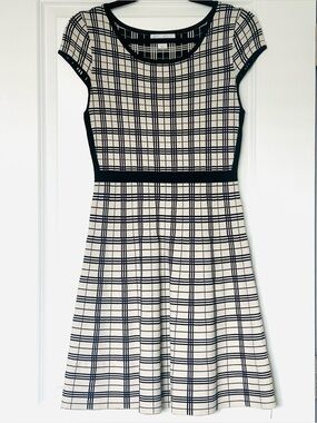 Jessica Simpson Dress Small Black plaid Fit & Flare short sleeve